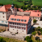 Schloss Geisa - Buchen Sie sich ein wundervolles Zimmer mit Weitblick im Schloss Geisa