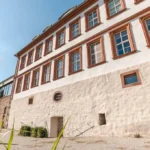 Schloss Geisa - Das Schloss Geisa mit historischen Gemäuern und modernem Anbau.